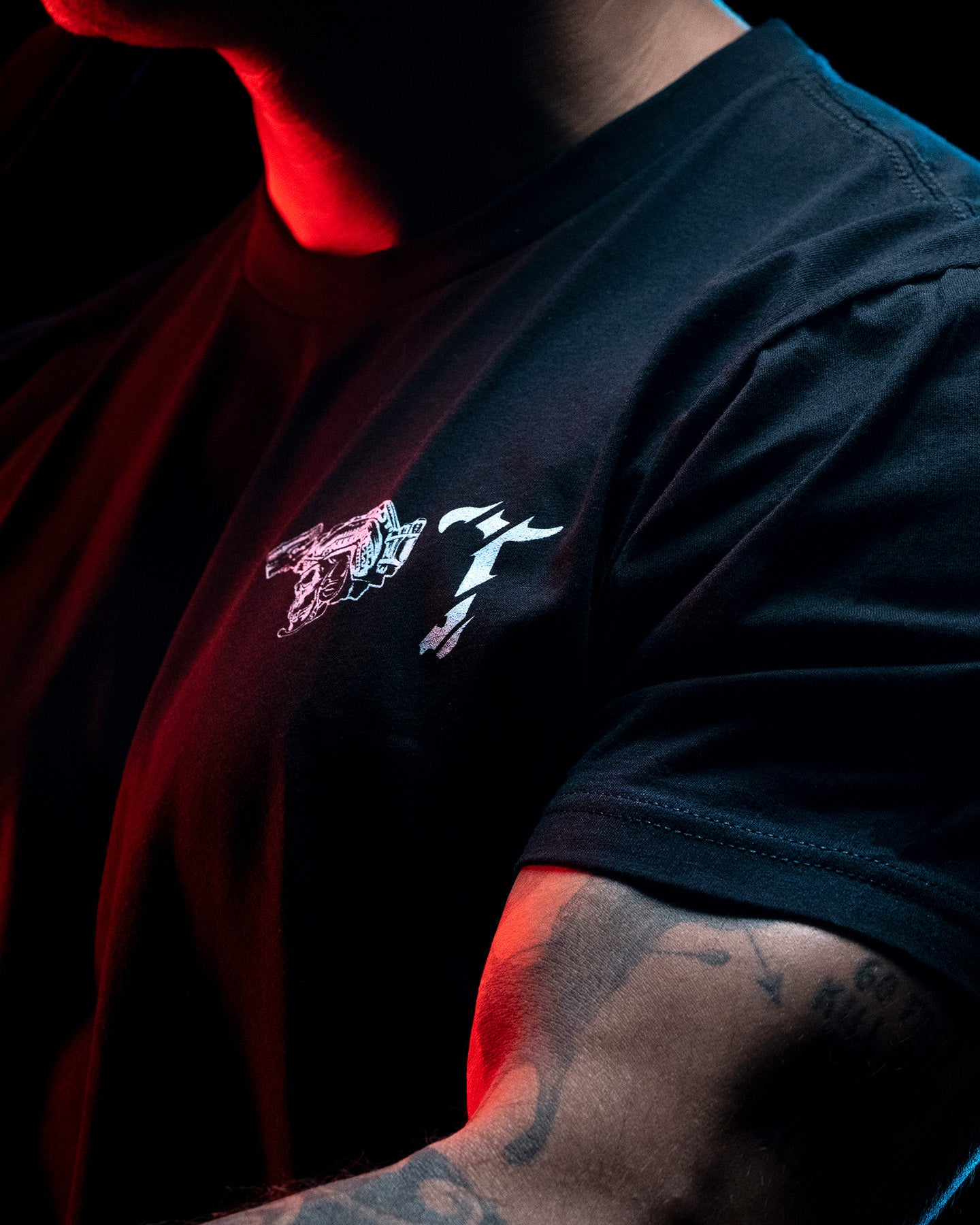 #color_black #in_field