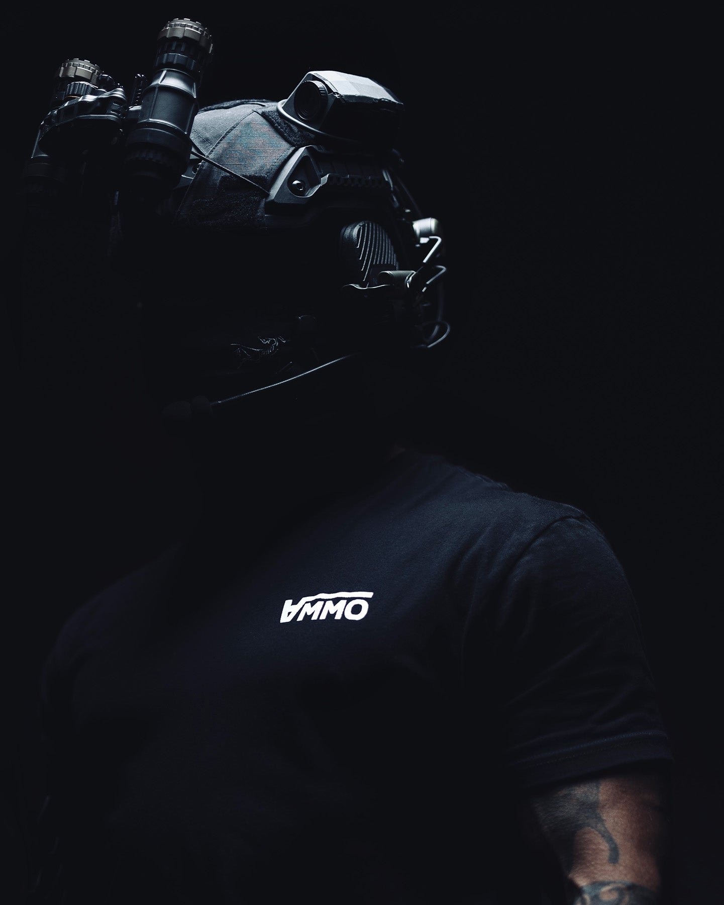 #color_black #in_field