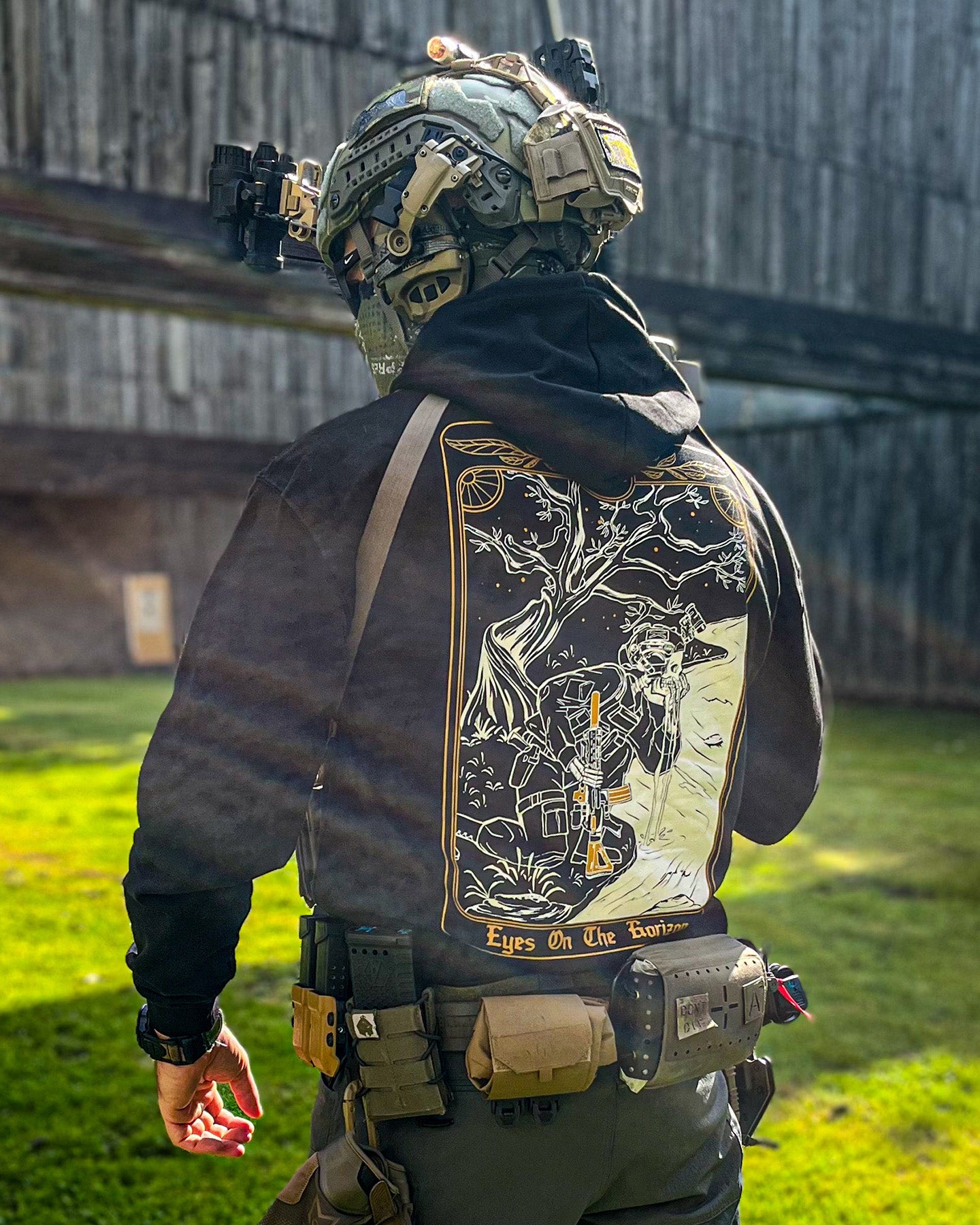 #color_black #in_field