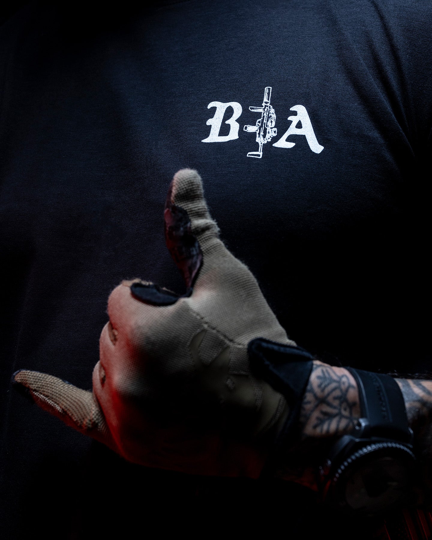 #color_black #in_field