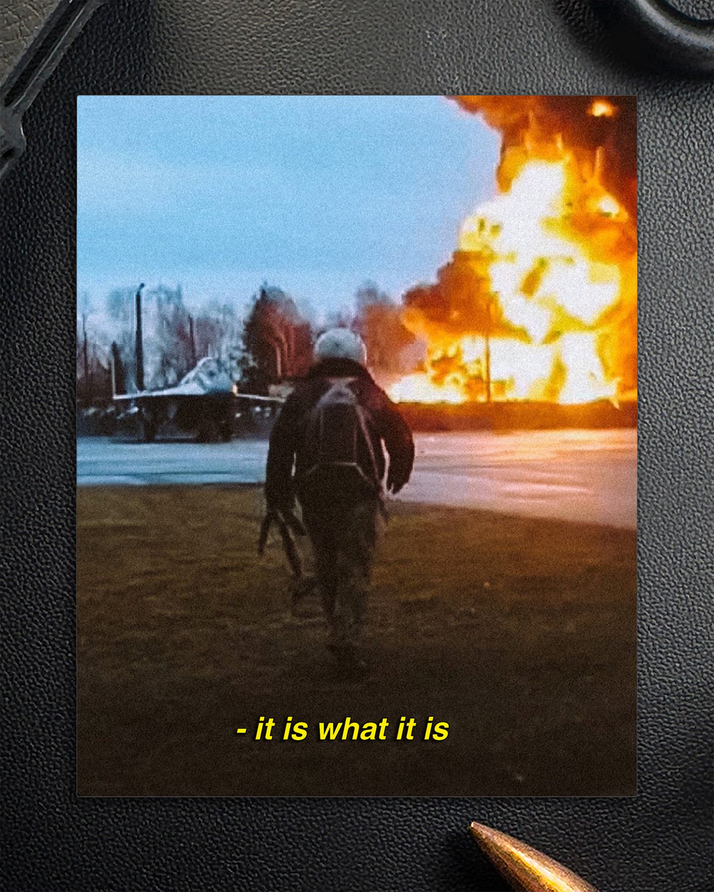 "It is what it is" - quadratischer Sticker #pieces_single 1