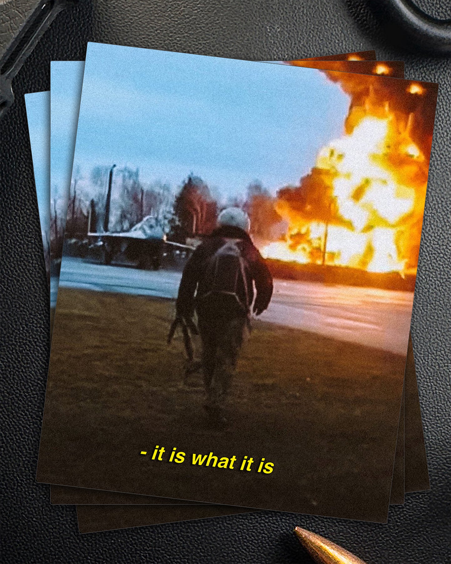"It is what it is" - quadratischer Sticker #pieces_pack 3