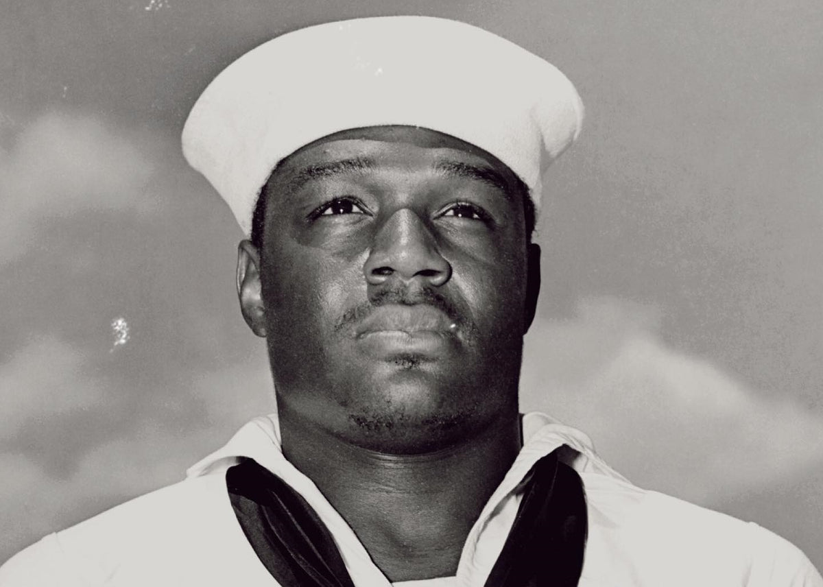 How a Ship’s Cook Shot Down 6 Japanese Aircraft