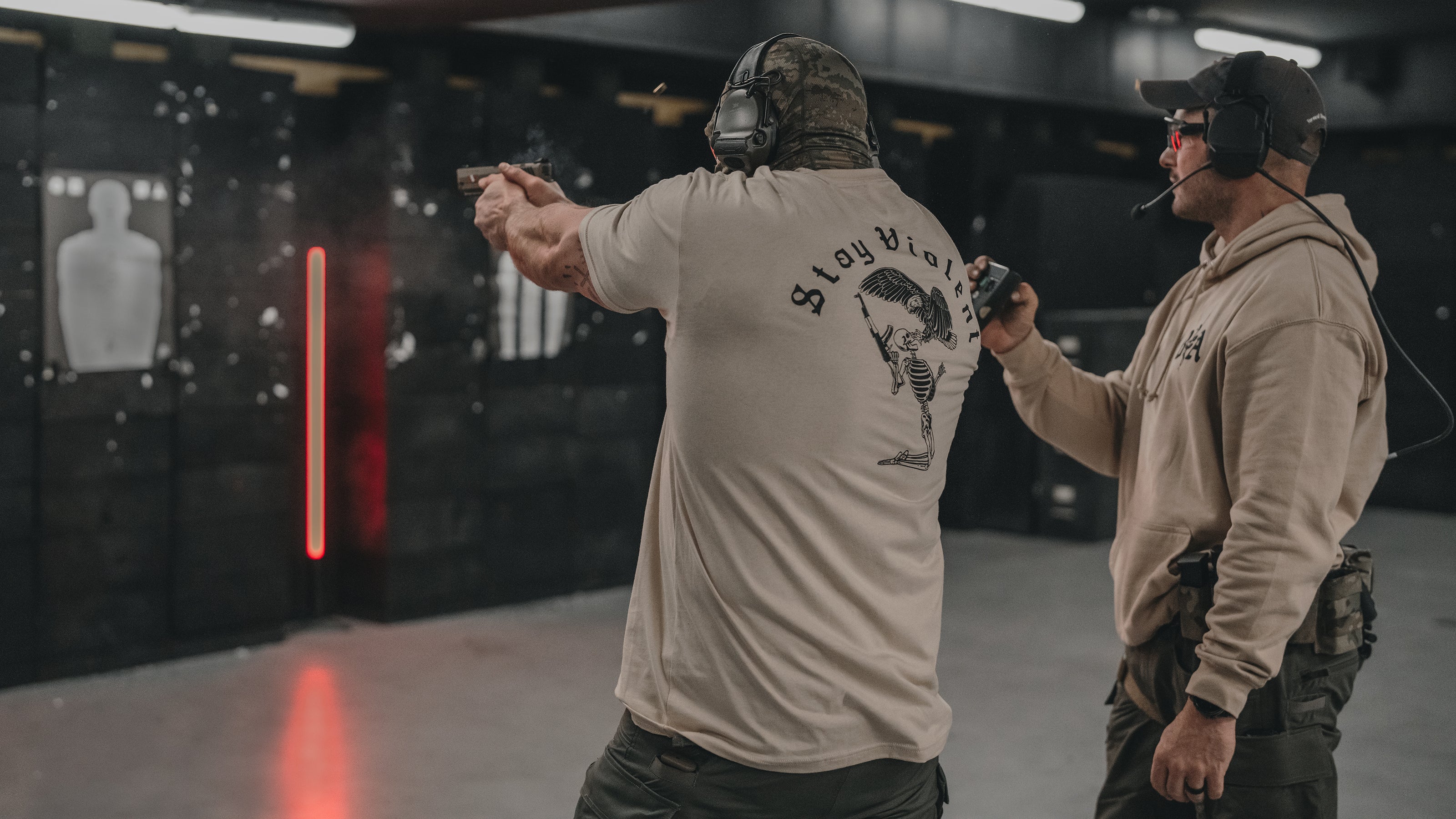 Stay Violent T-Shirt sand Actionshot