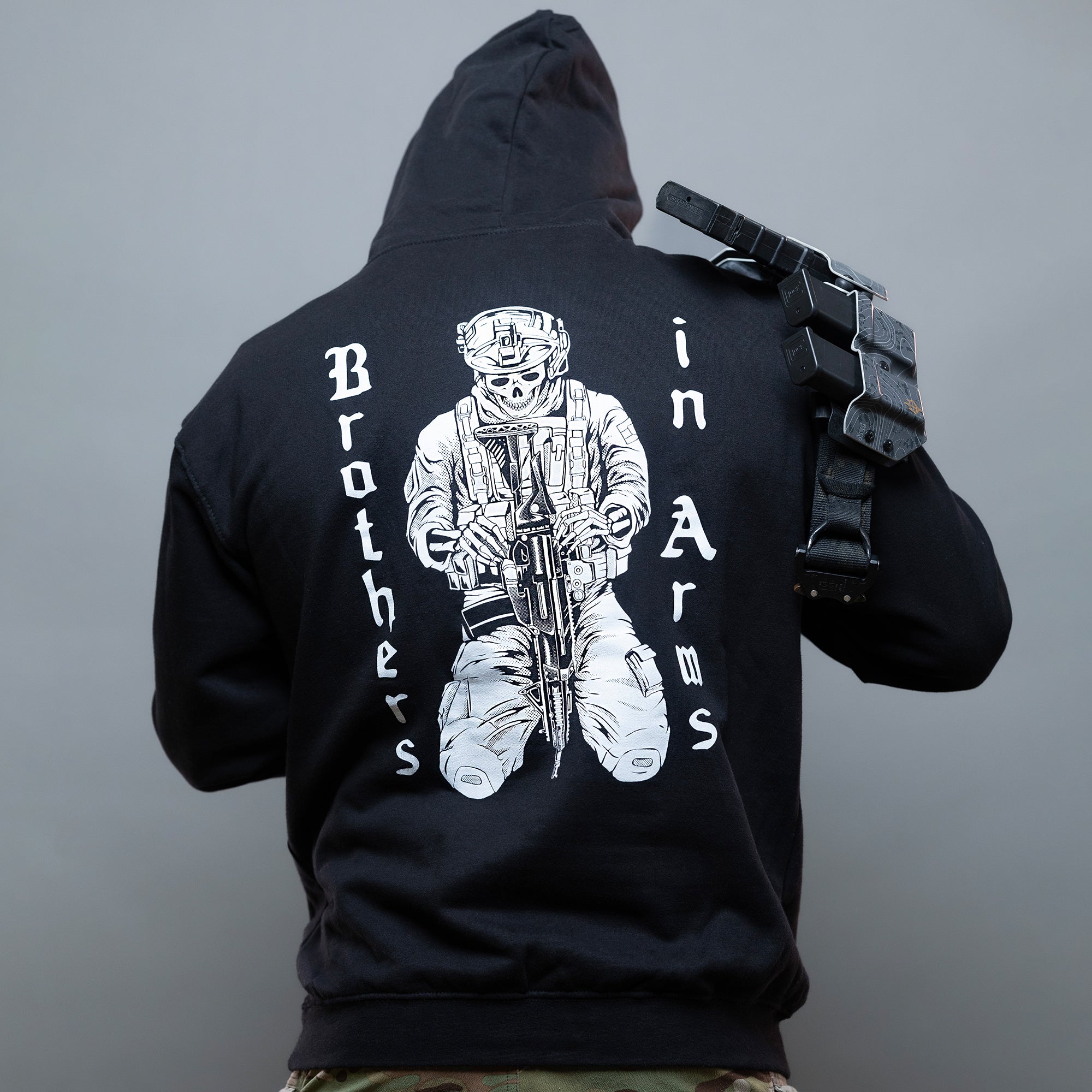 Brothers in Arms Hoodie schwarz Rückansicht