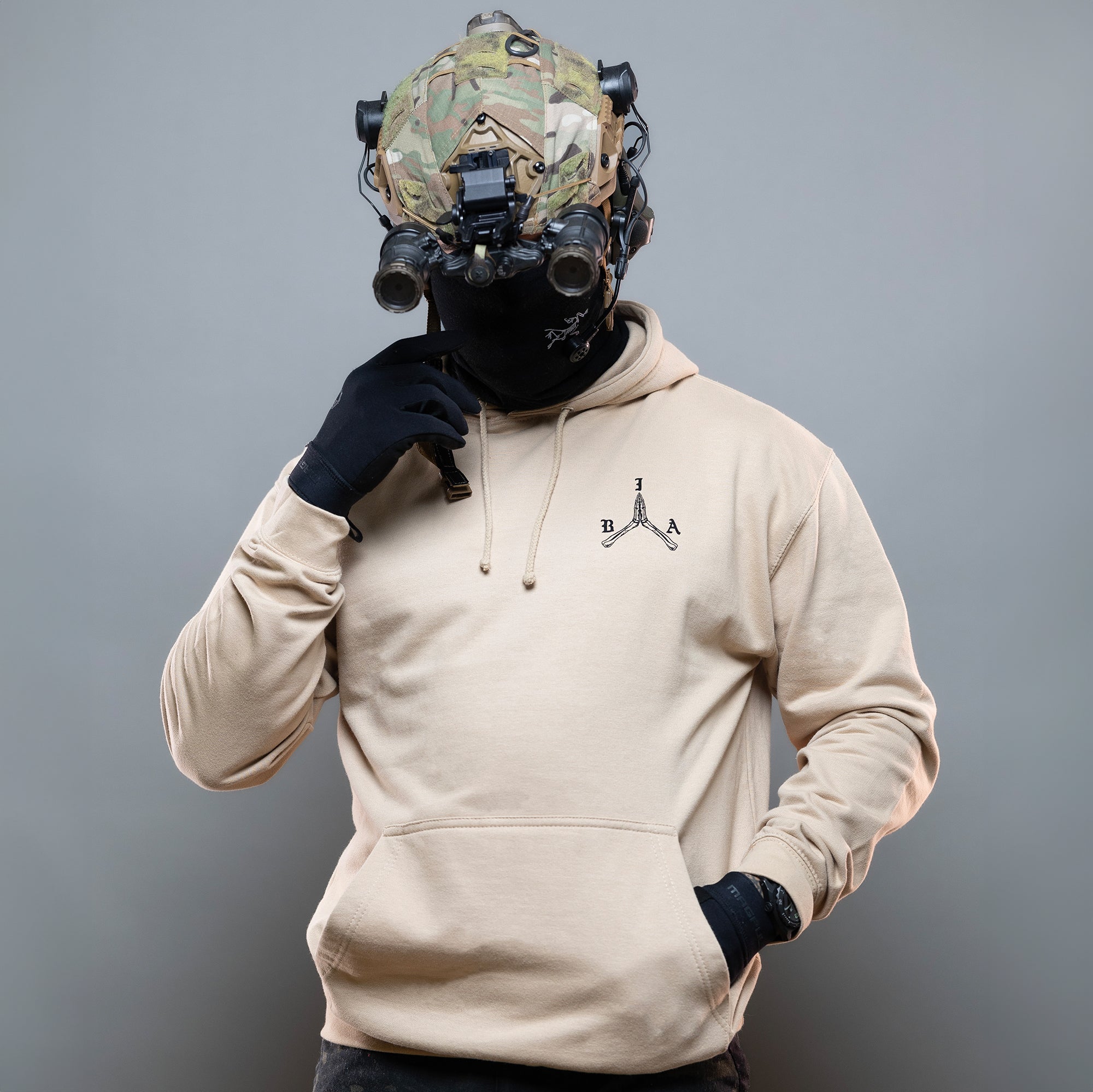 Brothers in Arms Hoodie sand Vorderseite #color_sand