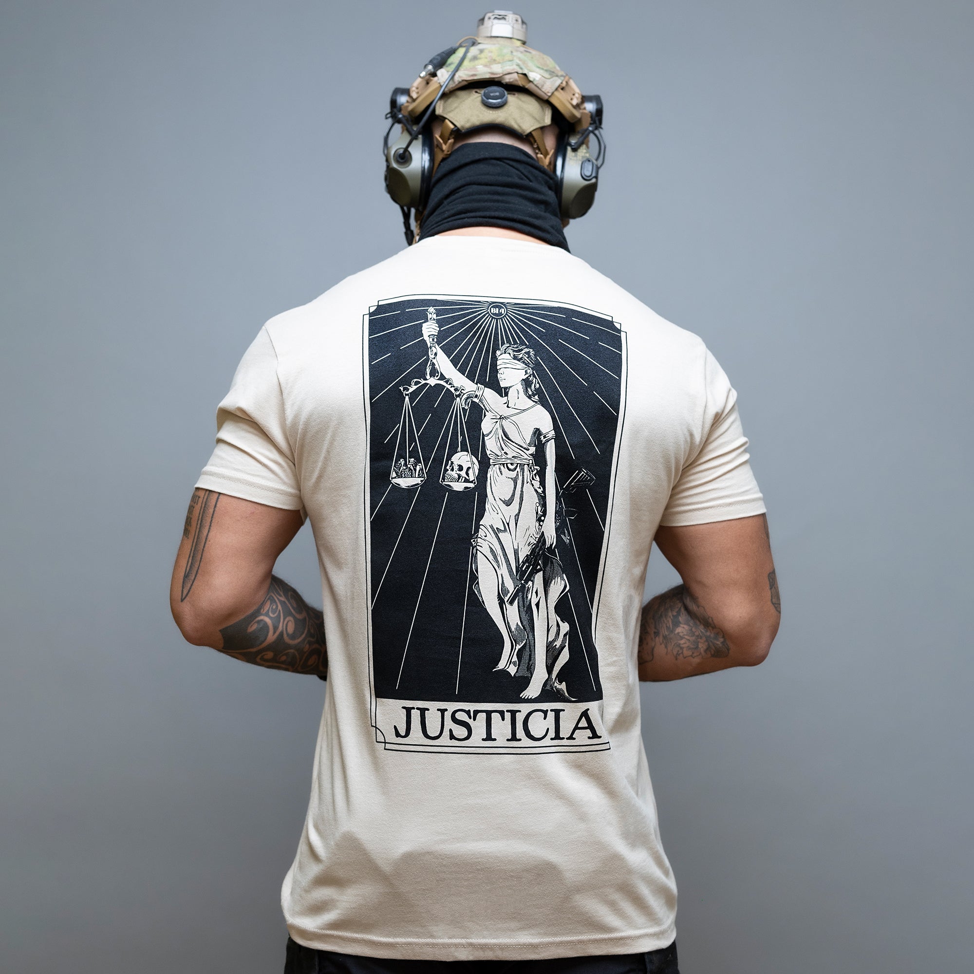 Justicia - T-Shirt sand Rückansicht